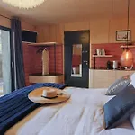 Bien Loin D'ici Alojamento de Acomodação e Pequeno-almoço Nîmes