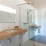 Bien Loin D'ici 4*