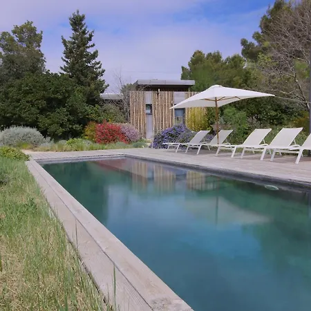 Bien Loin D'ici Bed & Breakfast 4*