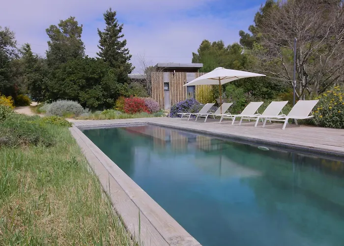 Bien Loin D'ici Bed & Breakfast 4*