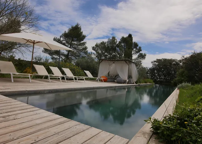 Bien Loin D'ici Nîmes